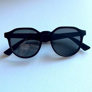 Black sunglasses